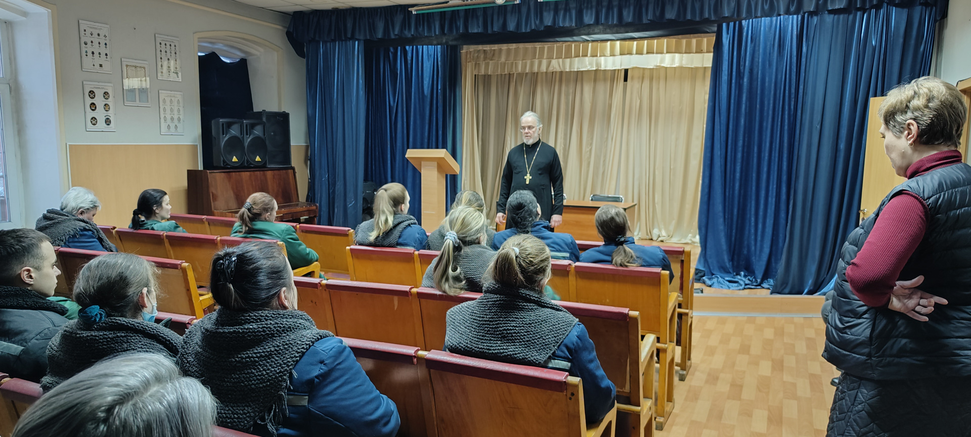 Слушатели катехизаторских курсов провели беседу с осужденными