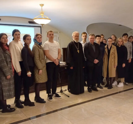 Студенты побывали в Казанском соборе